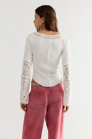 Amber Lace Cuff / White