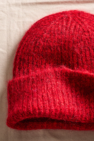 Frostline Beanie / Red
