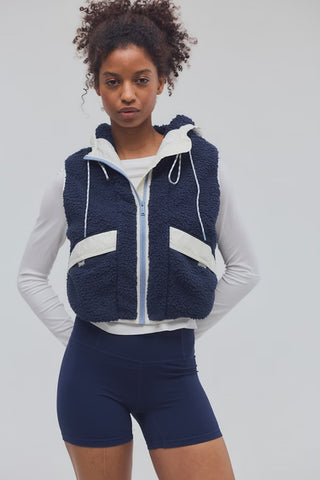 Sky High Fleece Vest / Navy W/ Moonglow Com