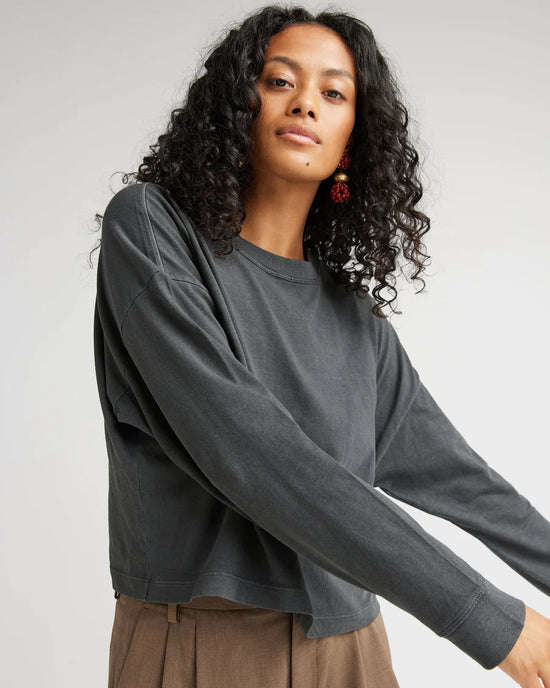 Relaxed Crop Long Sleeve Tee / Charcoal