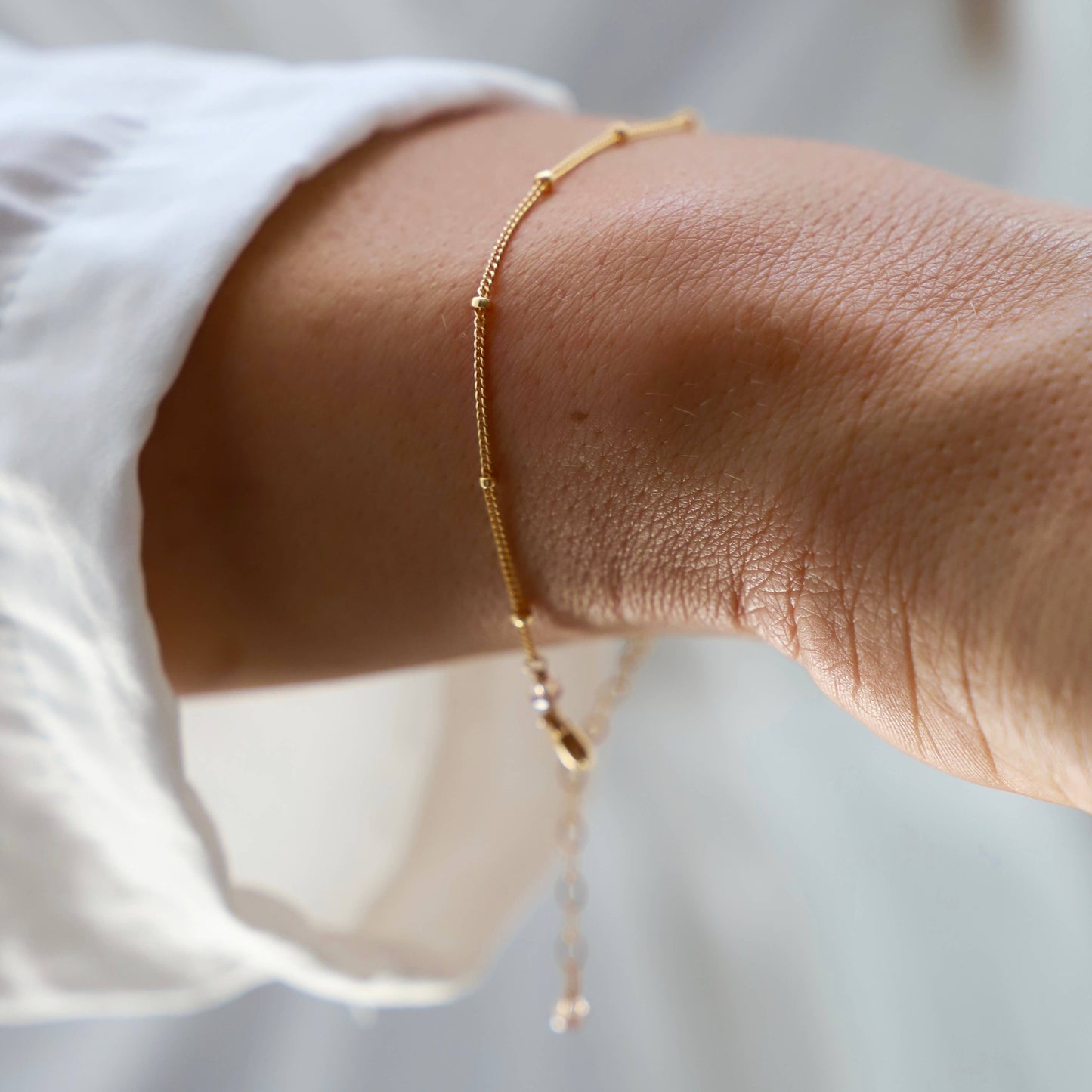 DELICATE BALL CHAIN BRACELET: Gold