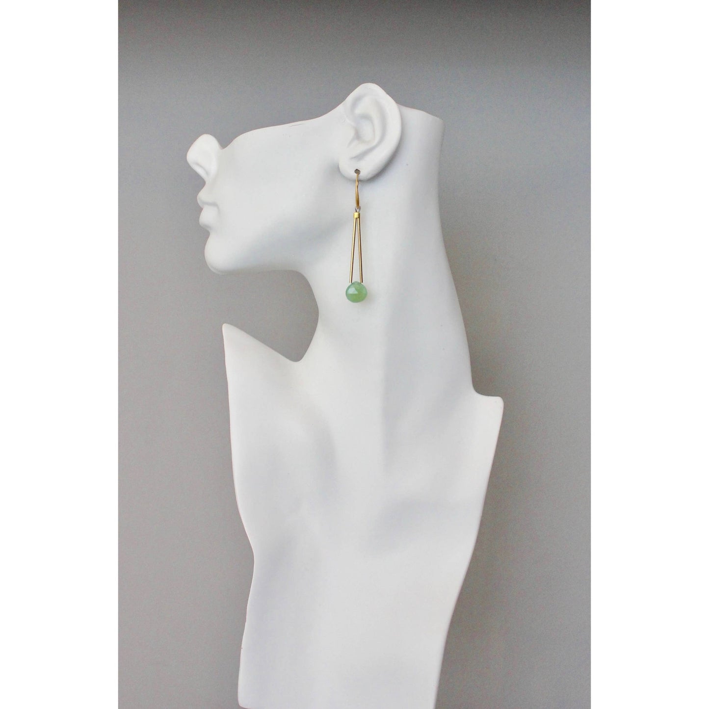 BKNE23 Green onyx geometric earrings