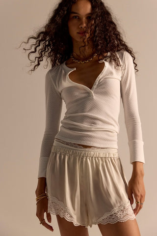 Easy Like That Henley / Cloud Dancer