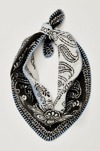 Carmen Knitted Triangle / Angel White