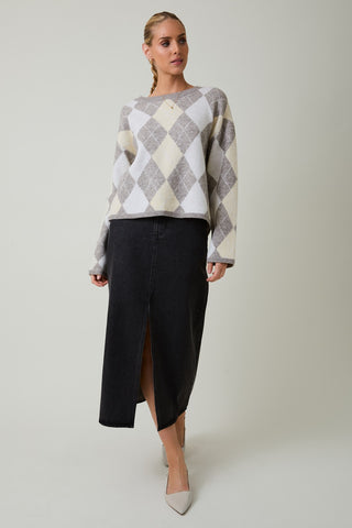 Round Neck Argyle Pattern Sweater