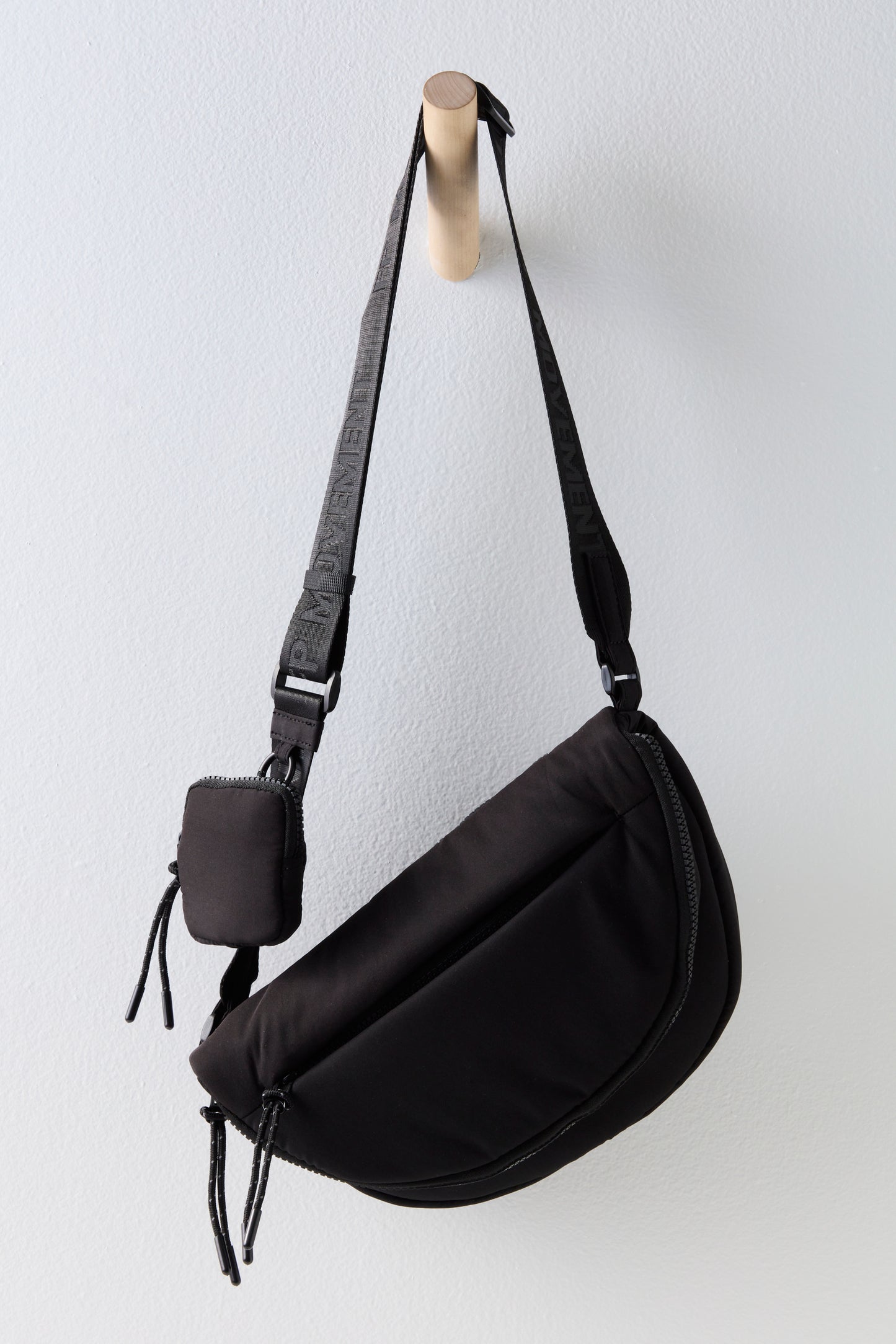 Load image into Gallery viewer, Hit The Trails Sling Black
