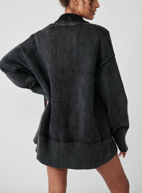 Load image into Gallery viewer, Chamomile Cardi Washed Black
