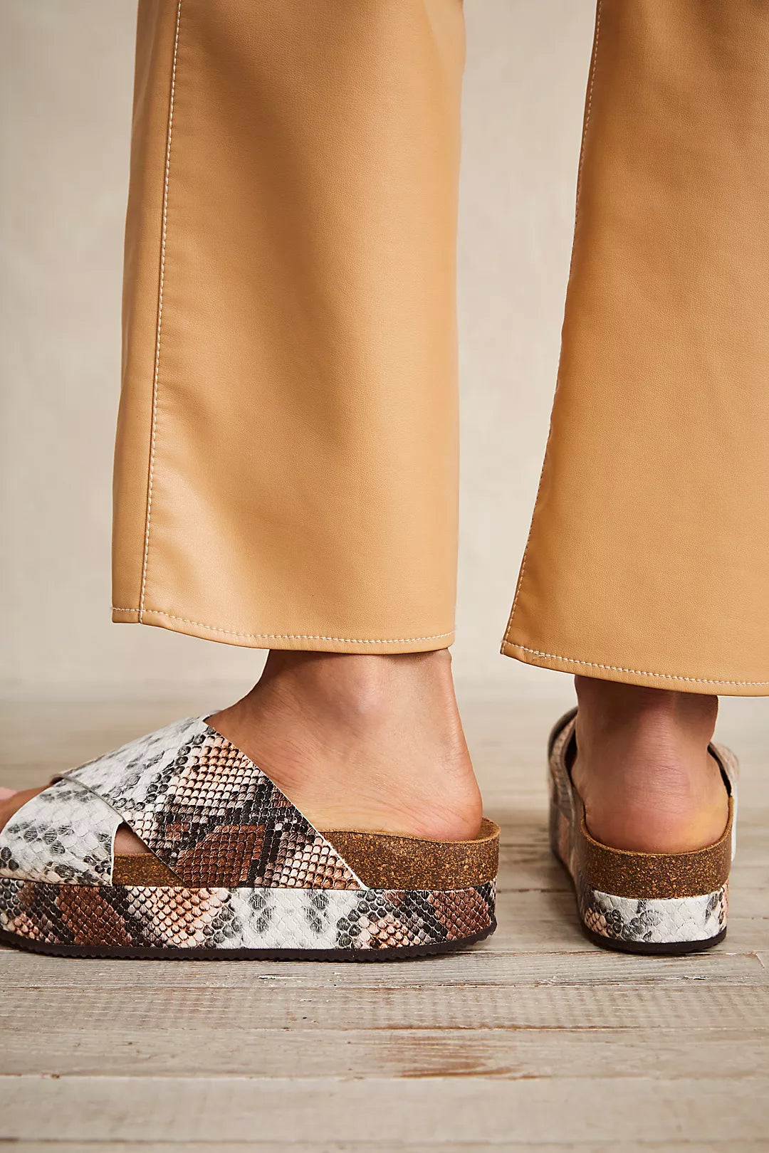 Sidelines Flatform Sandals Sienna Snake