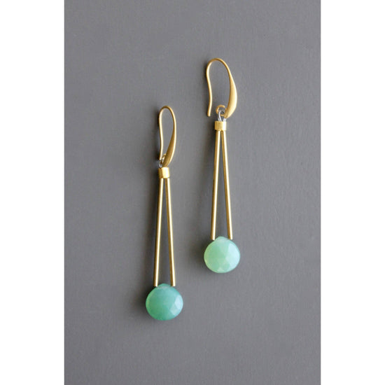 BKNE23 Green onyx geometric earrings