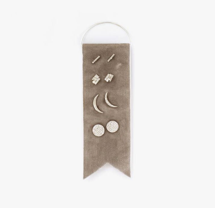 Load image into Gallery viewer, Velvet Earring Gift Set Silver
