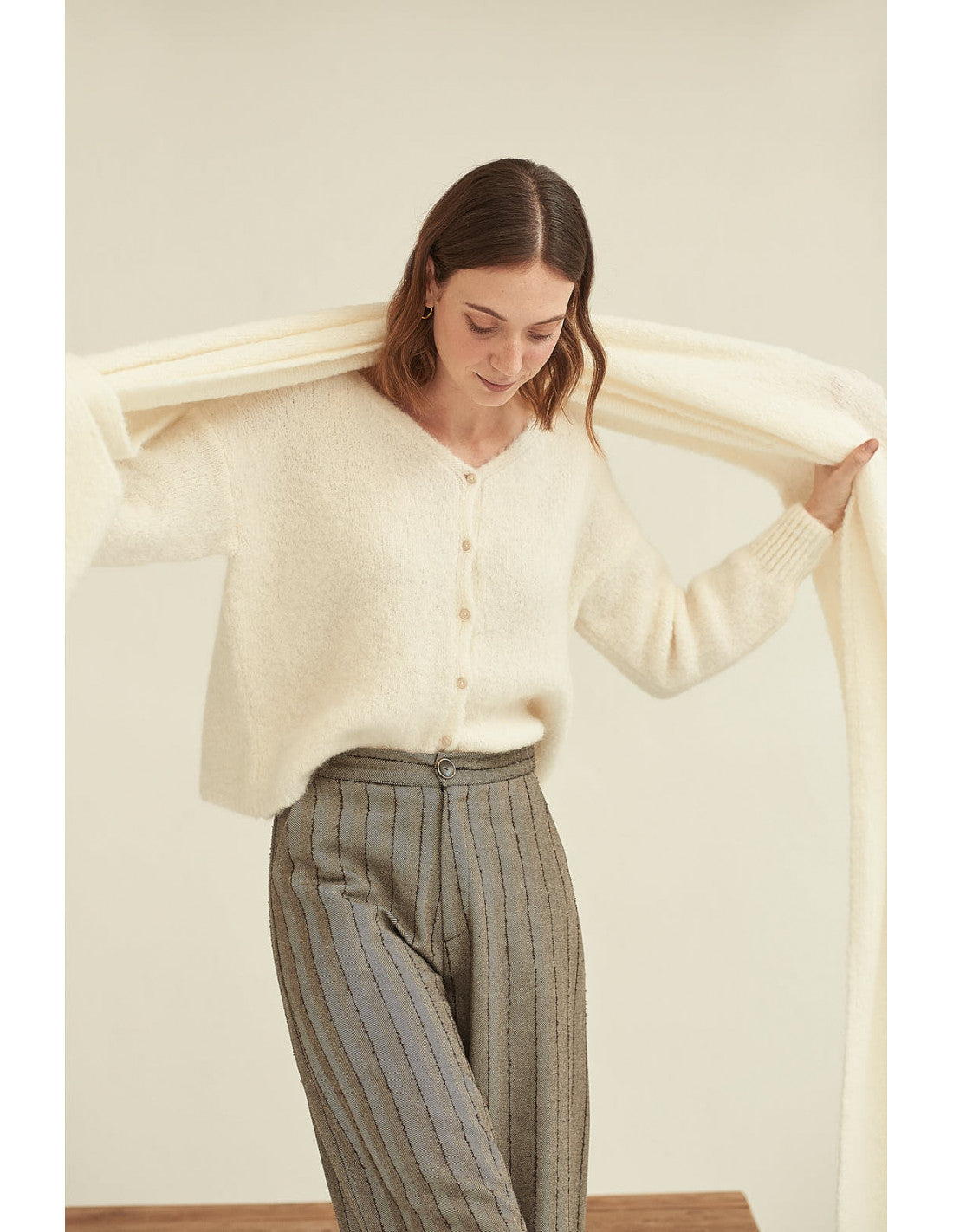 Load image into Gallery viewer, Lichi Cardigan White

