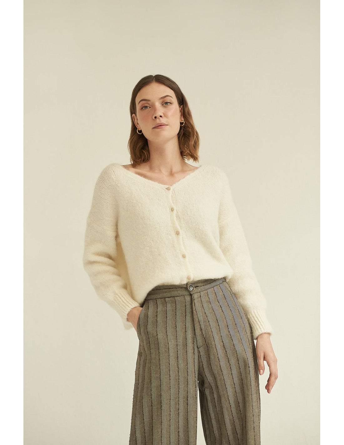 Load image into Gallery viewer, Lichi Cardigan White
